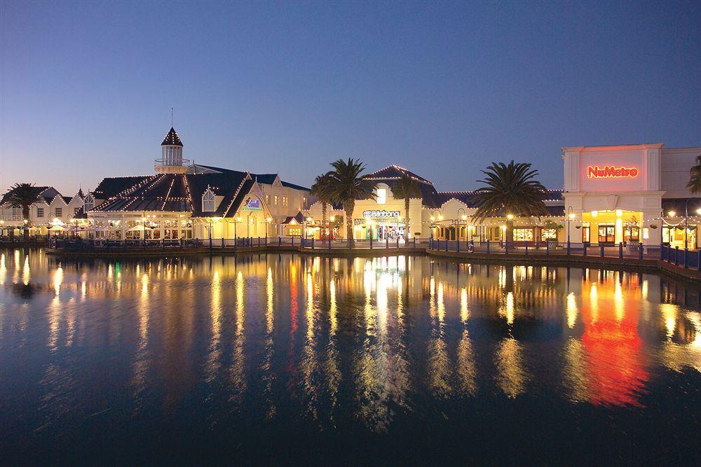 The Boardwalk Hotel, Convention Centre & Spa Port Elizabeth Restaurant bilde